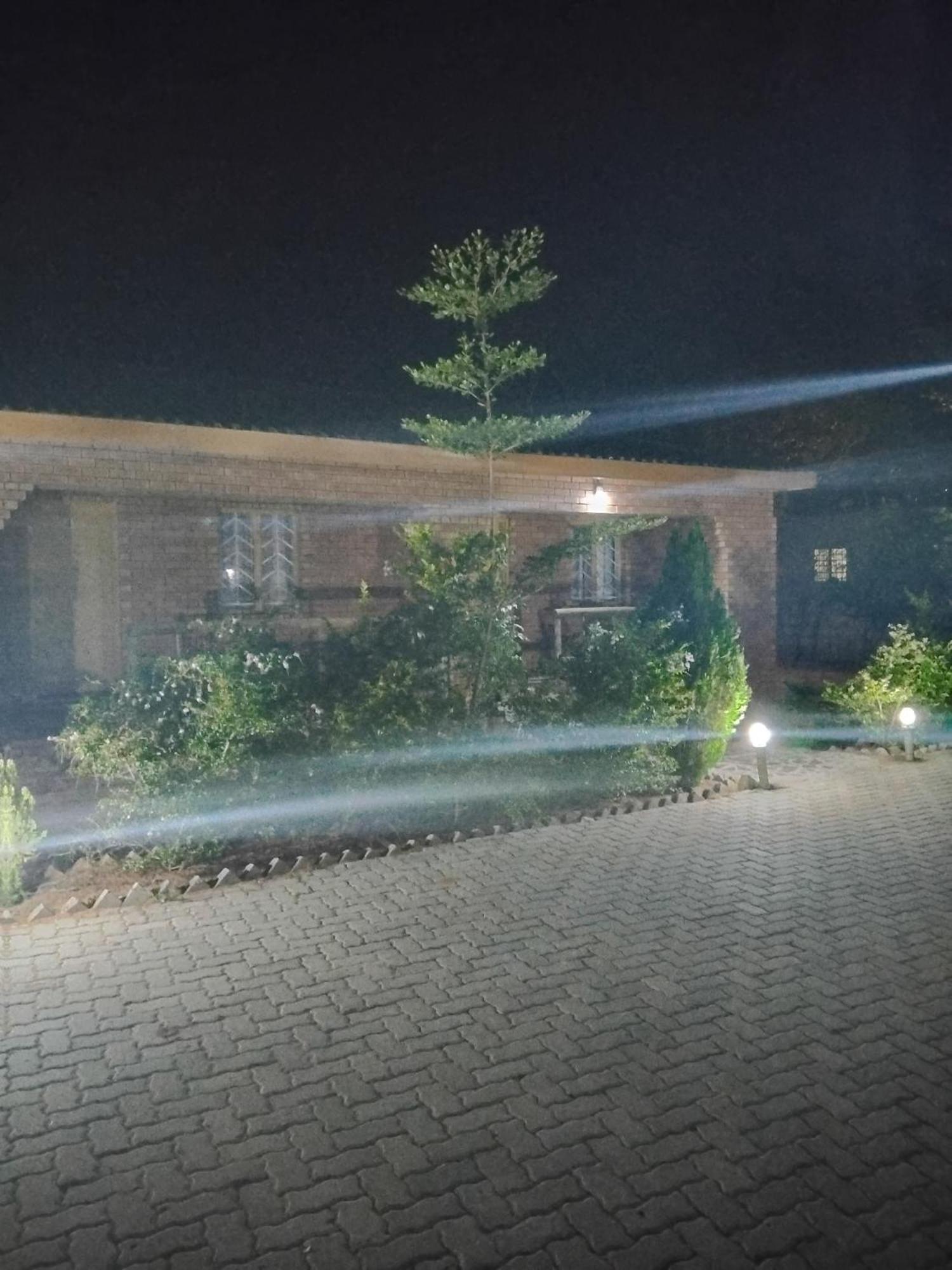 Sunshinevibe Guest House Kasane Exterior foto